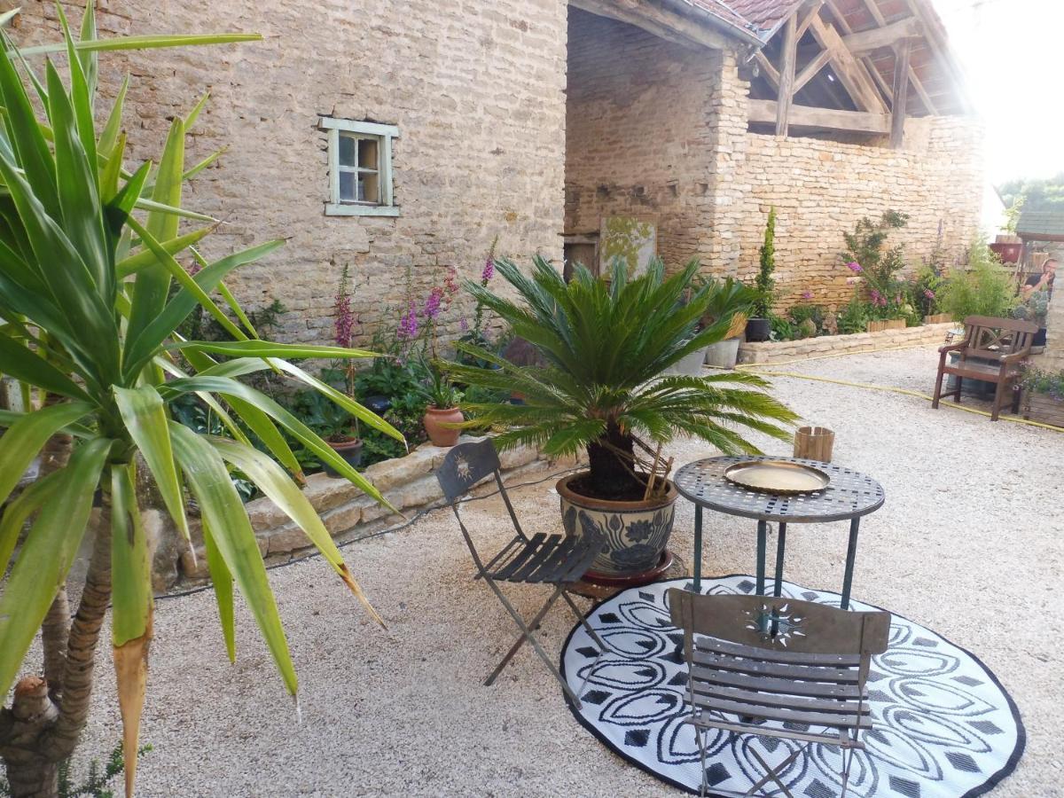 Chambre D'Hotes Des 3 Ifs Vernot Exterior foto